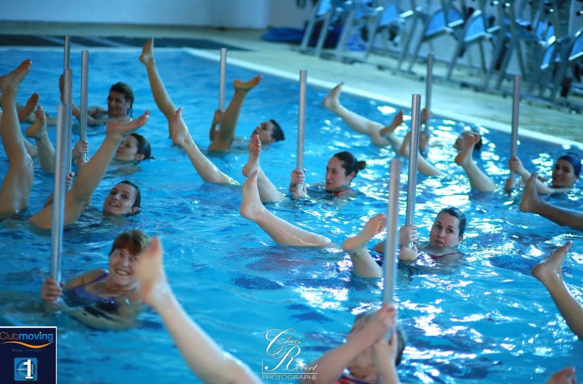 l'acquapole, une déclinaison du pole dance dans l'eau. 