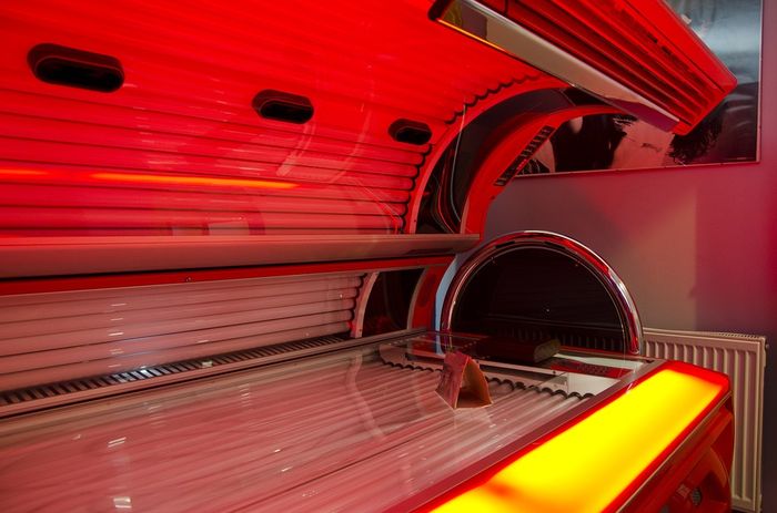 Les centres de bronzage en cabine peuvent continuer d'exercer