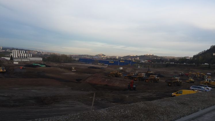 travaux du pole commercial steel à saint etienne monthieu