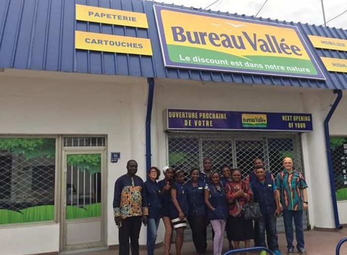 bureau vallee ouvre un magasin à douala au cameroun