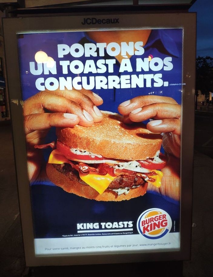 affiche du king toast, reprise du quick'n toast de quick, chez Burger king, place bellecour à lyon
