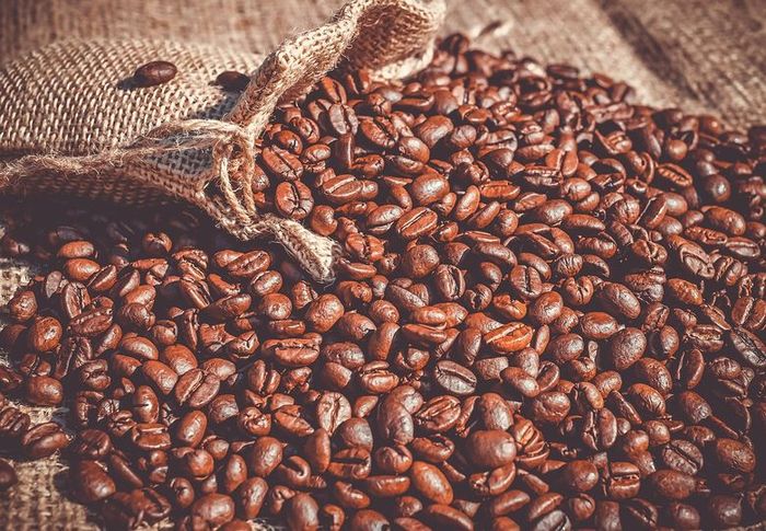 grains de café pour illustrer article commerce équitable