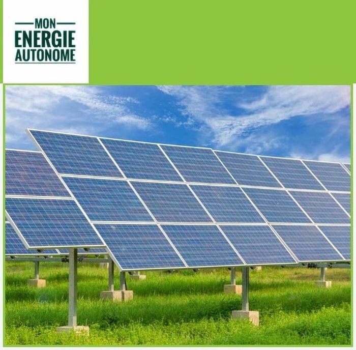 Les panneaux photovoltaiques figurent parmi les solutions d'énergie renouvelables et environnementales proposées par Mon Energie Autonome