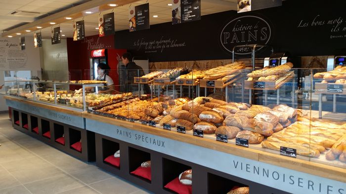 boulangerie histoire de pains, avec pains, viennoiseries et gourmandises en tout genre