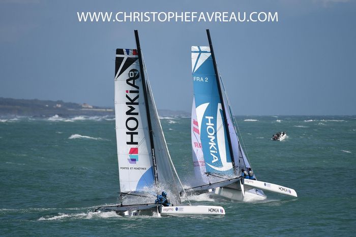 trimarans diam 24 Dynamique Voile sponsorisés par HOMKIA