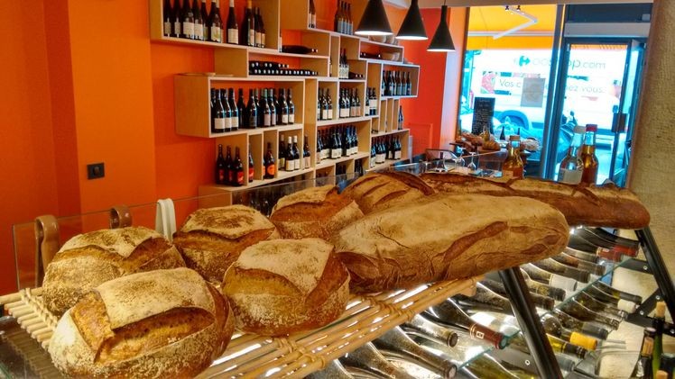 boutique levain le vin, qui propose des alliances de pains faits maison, de vins et de fromage