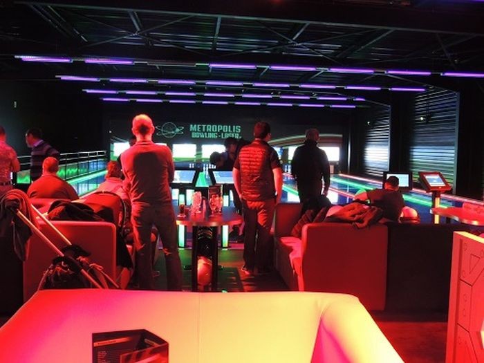 equipe de bowling au metropolis bowling laser