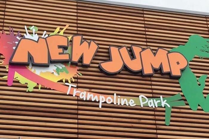 new jump arrive bientôt en belgique avec un trampoline park à mons