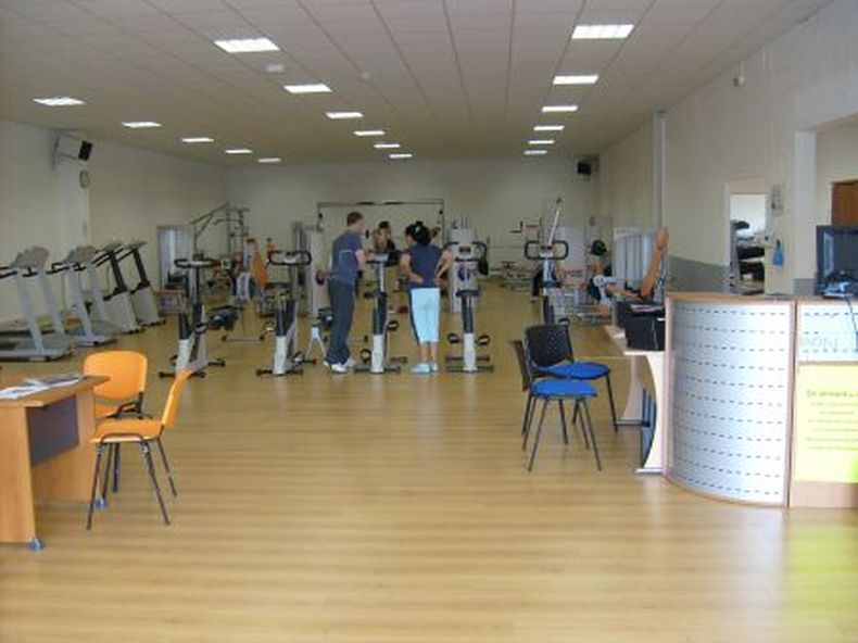 ouvrir une salle de fitness remise en forme avec l'orange bleue