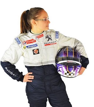 Ilona Bertapelle est une pilote sponsorisé par l'Agence Automobilière