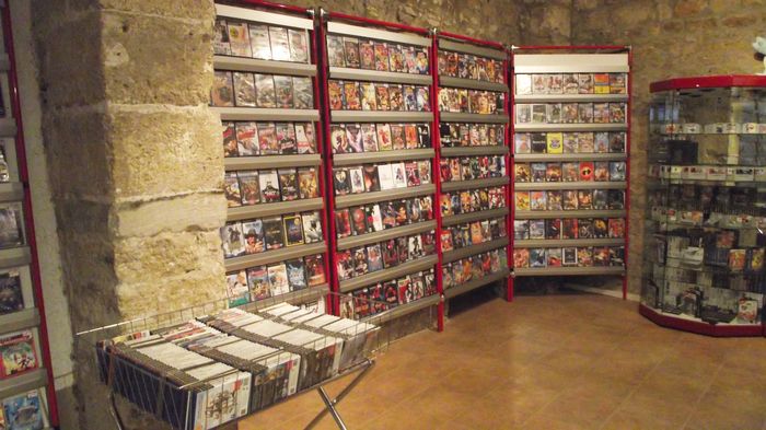 Intérieur de la nouvelle boutique Level Games d'Orange