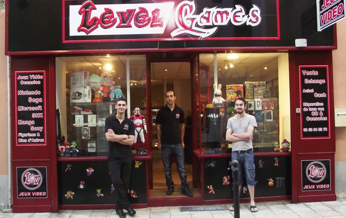 L'équipe de la nouvelle boutique Level Games à Orange