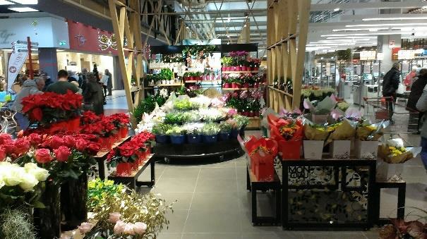Monceau Fleurs ouvre trois magasins en Italie