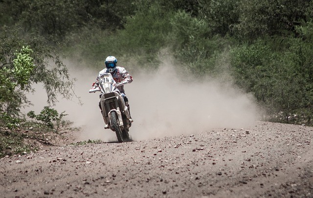 motard sur le paris dakar