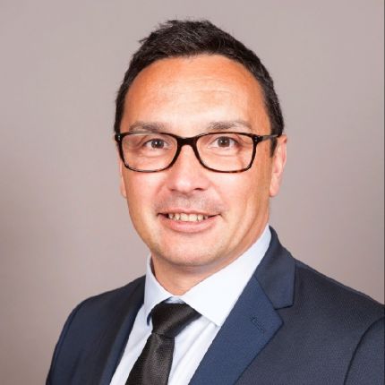 "Antal m’apporte de la visibilité grâce à son rayonnement international" David Gillard, franchisé Antal International Network à Paris
