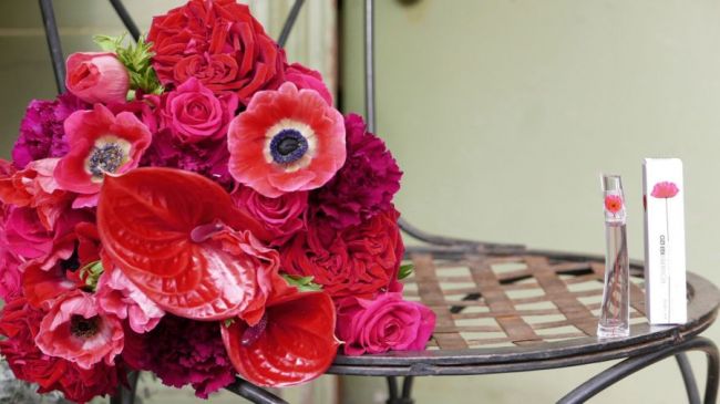Au Nom de la Rose valorise la Saint-Valentin auprès de ses franchisés grâce à une collaboration avec Kenzo
