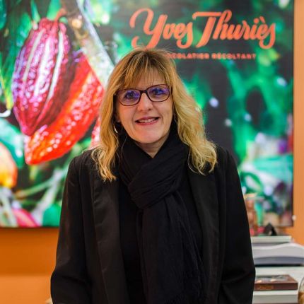 « Ce sont les valeurs, et la dimension de chocolatier- récoltant, qui m’ont orientée dans ma décision », Corinne Pierre (franchisée Yves Thuriès)