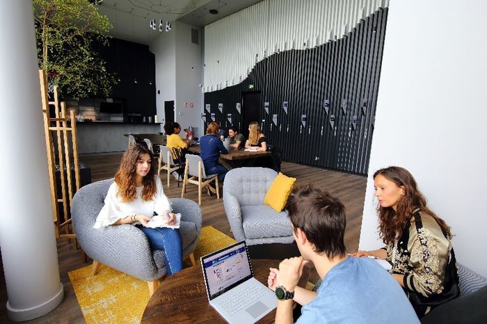 Semaine de 4 jours, coaching et développement personnel : le bienêtre au travail selon LDLC