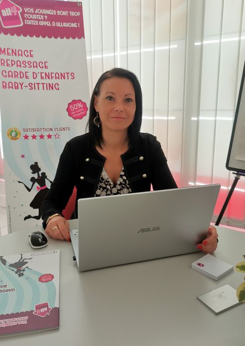 « All4home est une franchise qui permet aux franchisés de bénéficier d’une notoriété commerciale et d’avoir de une formation continue adaptée à ses besoins », Aurélie Bretaudeau (franchisée à La Baule)