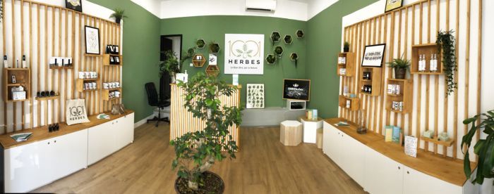 1001 HERBES déploie son nouveau concept de boutique à Marseille