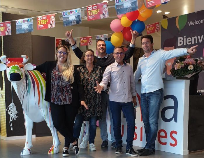 Les licenciés Envia Cuisines de Laval ouvrent un nouveau magasin à Mayenne