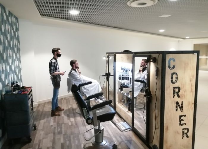 « Nous proposons une franchise clé en main avec un salon physique et un système de réservation et de gestion dématérialisé », Paul Bacquet (fondateur de la franchise Néanderthall)