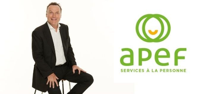 Fêtes de fin d’année : Julien Lepers à la rencontre des clients APEF