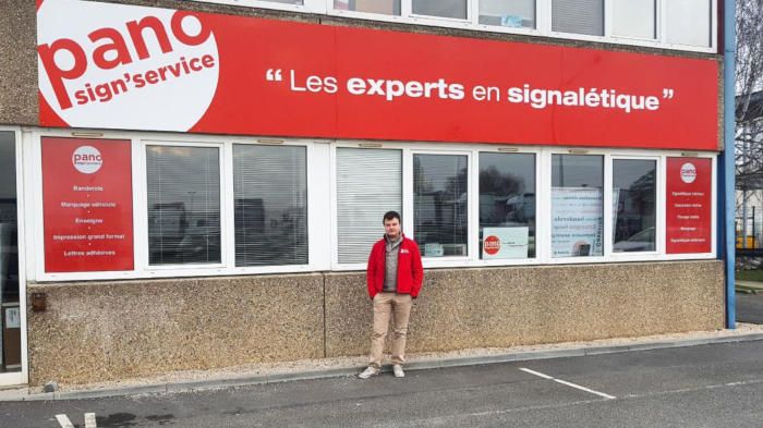 Un jeune de 25 ans ouvre son agence PANO Sign’Services en Seine-et-Marne