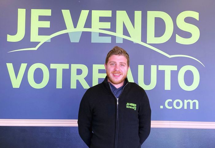 « La découverte de la franchise Je vends votre auto et de son système d’accompagnement m’ont permis de lever les barrières mentales qui m’empêchaient de me lancer », Axel Ferrier (franchisés à Arles)