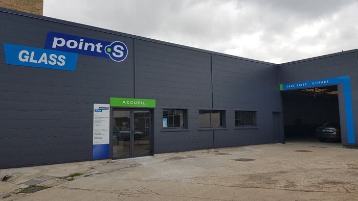 Un entrepreneur ouvre un centre Point S Glass à Bourgoin-Jallieu