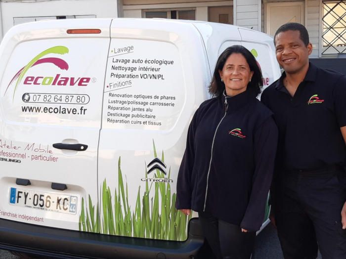 Un couple d’entrepreneurs rejoint la franchise Ecolave à Dax
