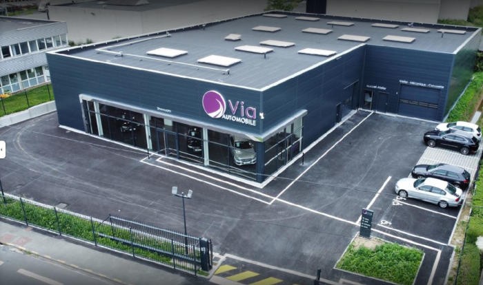 Via Automobile inaugure son nouveau siège social à Roncq (59)