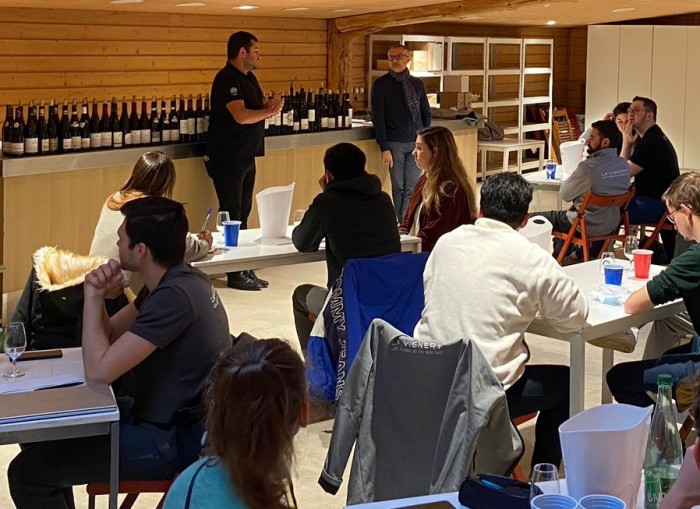La Vignery : une formation interne pour présenter la sélection de vins pour les Fêtes
