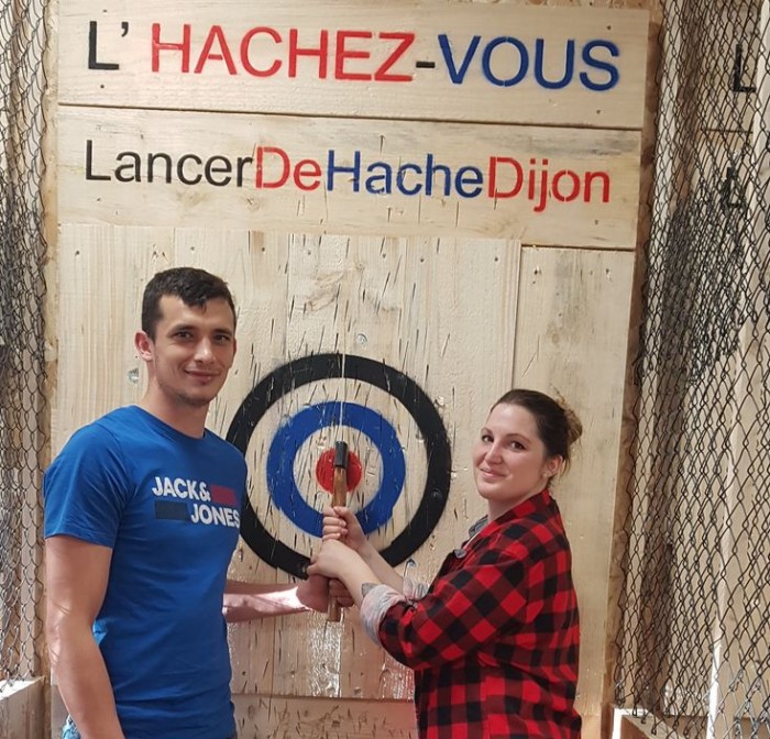 « Après un voyage au Canada, je me suis laissée séduire par le lancer de hache ! », Laura Taboureau (L’Hachez-Vous Dijon)