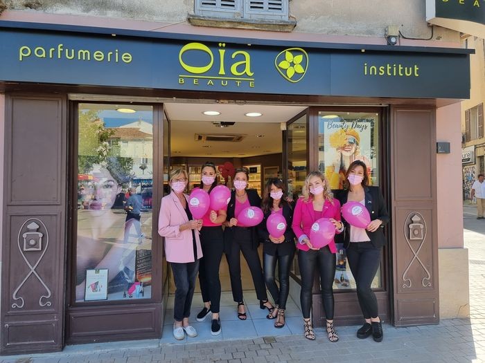 Les parfumeries Oïa Beauté engagées pour Octobre Rose : 4.000€ récoltés !