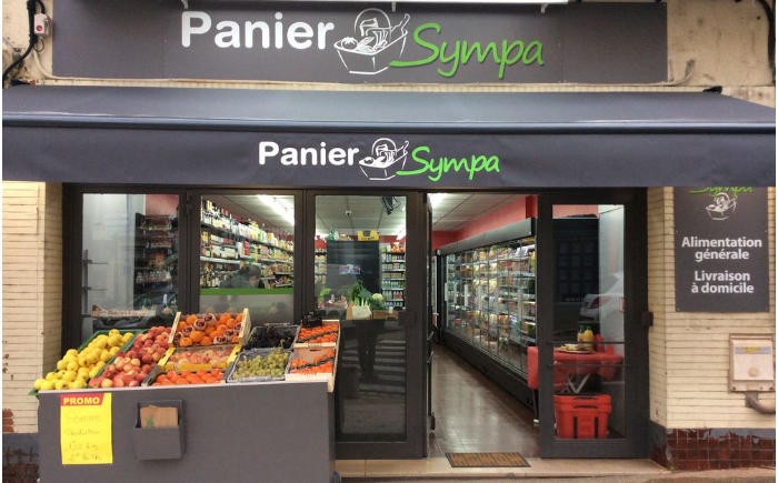 Panier D'épicerie Avec Aliments Sur Réception Savvy Shopping Showcase