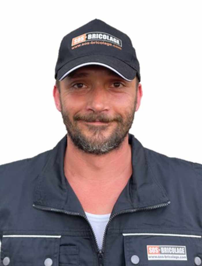« Je souhaite gagner ma vie tout en rendant service », Julien Philippe (Intervenant agréé SOS-BRICOLAGE)