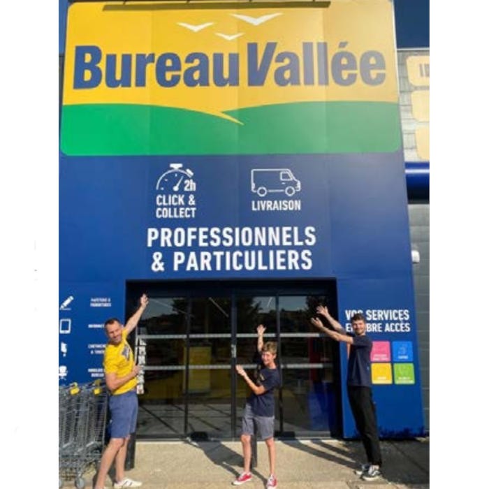 Un multifranchisé Bureau Vallée ouvre son troisième magasin à Aubière