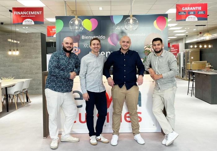 Deux amis ouvrent un nouveau magasin Envia Cuisines à Leers