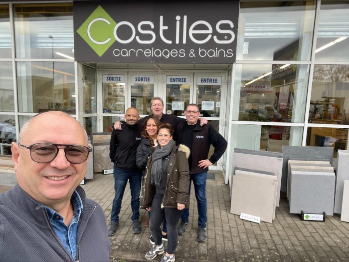Costiles Carrelages & Bains forme les commerciales du magasin de Nogent-Le-Phaye