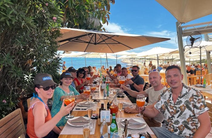 dietplus récompense ses franchisés parrains avec un voyage à Ibiza