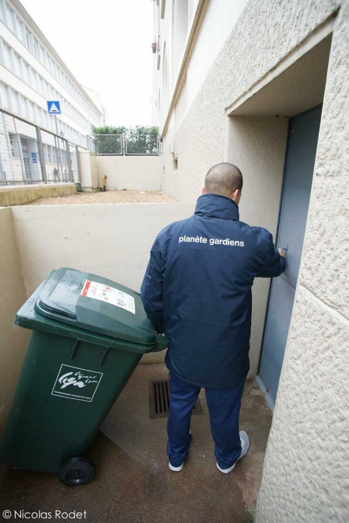 Le métier de gardien de jour chez Planète Gardiens