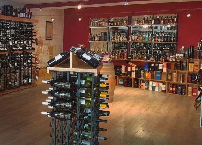 Devenir caviste en Charente Maritime : opportunité de reprise Cavavin à Saintes