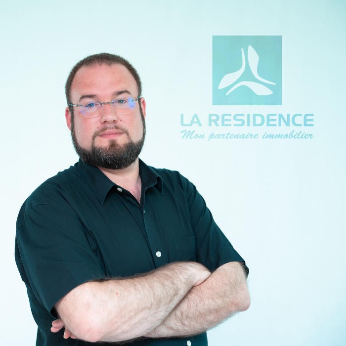 « J’apprécie cette proximité et la convivialité chaleureuse qui nous réunit », Sylvain Grasset, directeur de l’agence La Résidence Ezanville, dans le département du Val-d’Oise (95)