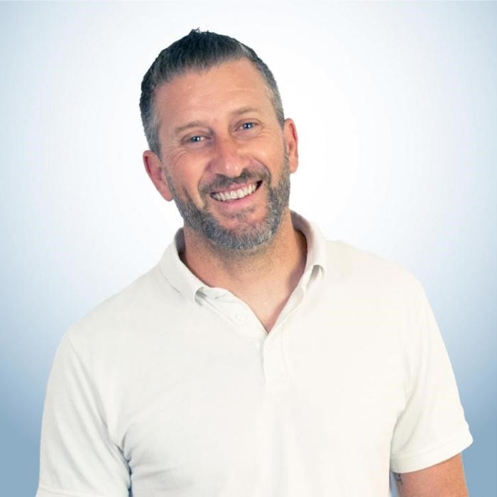 « Avenir Rénovations étant un réseau national, le lancement de mon agence bénéficie d'une visibilité accrue dès le départ », Eric Mougenot, franchisé Avenir Rénovations à Villeurbanne