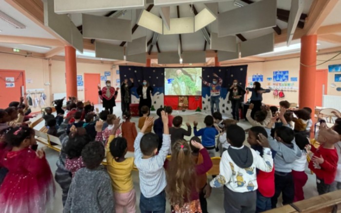 Planètemômes : une opportunité unique pour les futurs comédiens de spectacle pédagogique dans le Pas de Calais