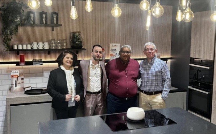 Un nouveau magasin Cuisines Aviva à Clichy, de nouveaux franchisés conquis