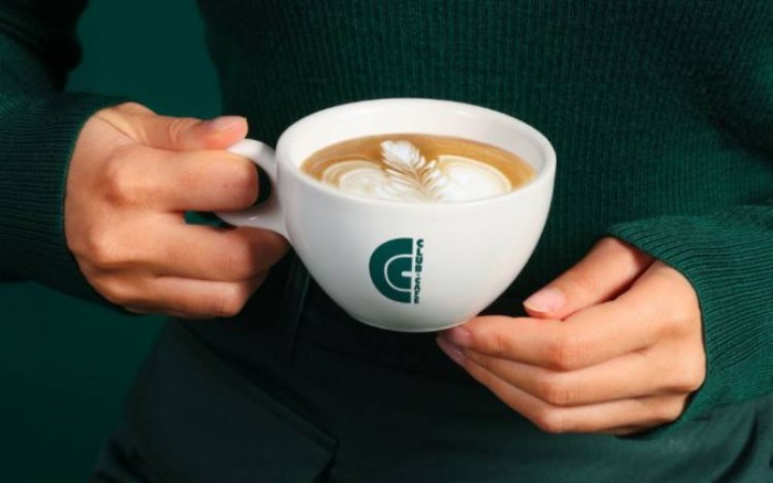 Club Café dévoile sa nouvelle direction artistique : une identité renouvelée pour célébrer 20 ans de succès !
