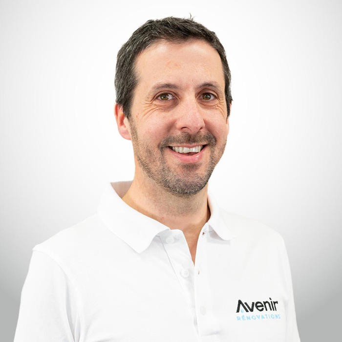 “N'étant pas du métier, le modèle de franchise m'offre le soutien et l'accompagnement essentiels pour démarrer une entreprise”, Pierre Duborget, franchise Avenir Rénovations, Bastia