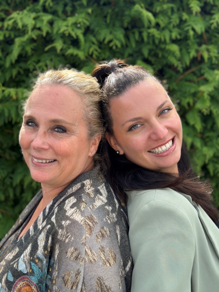 Mère et fille unies dans l'entrepreneuriat : rencontre avec Véronique et Kimberley, franchisées « Les Services d'Aline » à Méribel